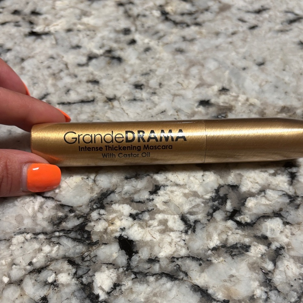 GrandeDRAMA Intense Thickening Mascara - Gold Tube